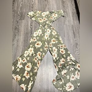 Planet Blue off the shoulder floral  romper size XS